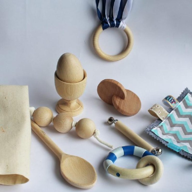 Kit Juguetes de madera para bebé hechos a mano método Montessori y Waldorf - Mamá Luz